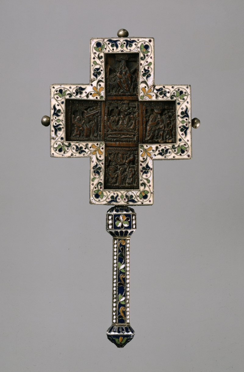 Крест, декорированный перегородчатой эмалью. Конец XVII в. Walters Art Museum.jpg